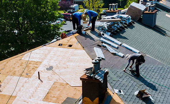 tennessee roofers replacing a damaged roof